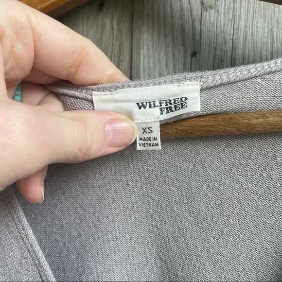 Wilfred Free v-neck gray blouse size xs - Picture 8 of 10